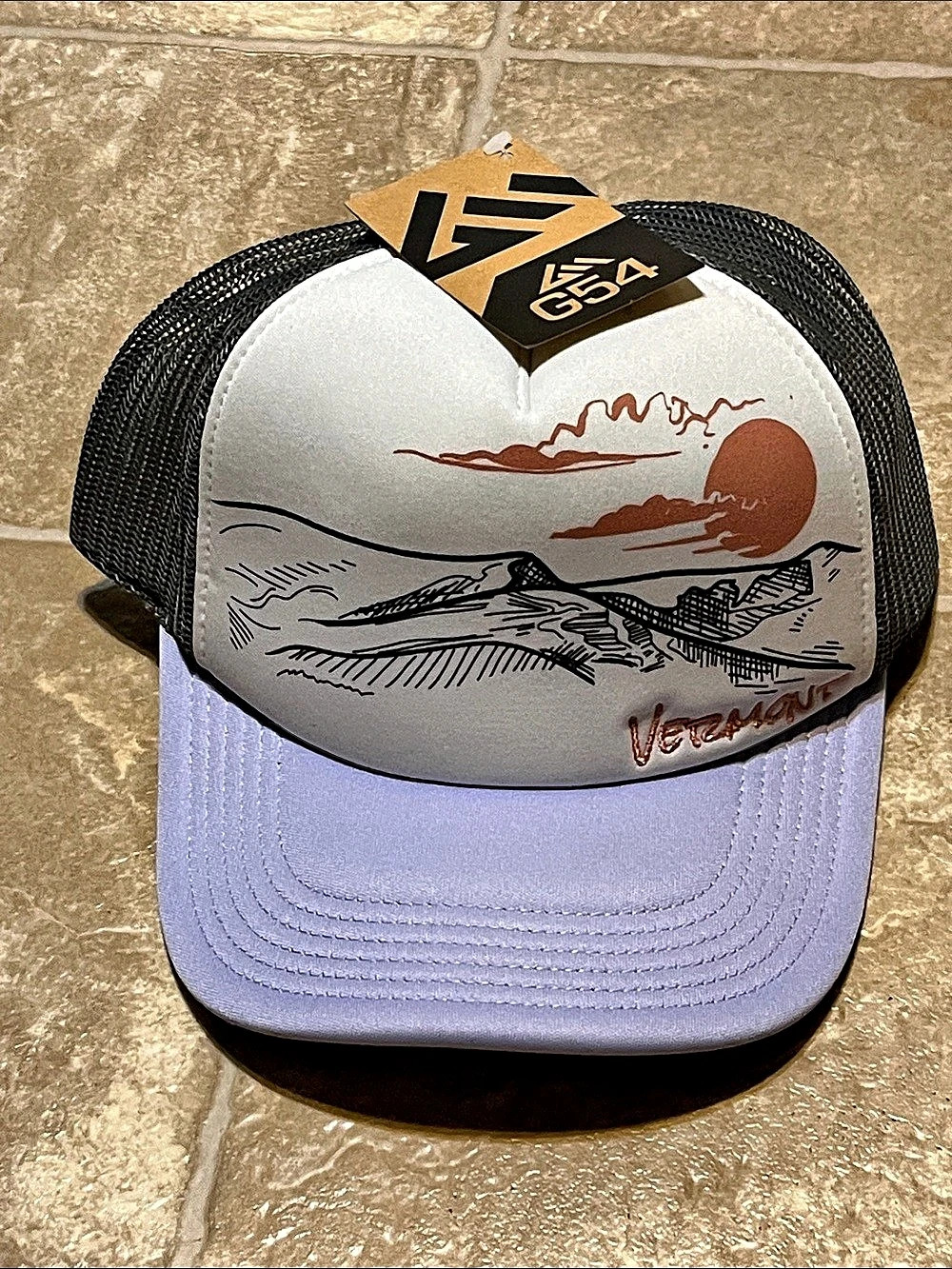 NWT G54/Showear Vermont Sunrise Vermont Trucker Hat in Lavender & Charcoal